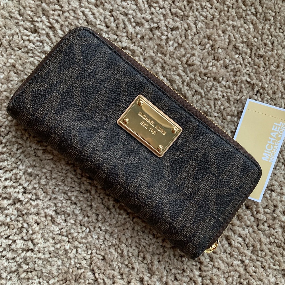 Brown Michael Kors zip wallet
